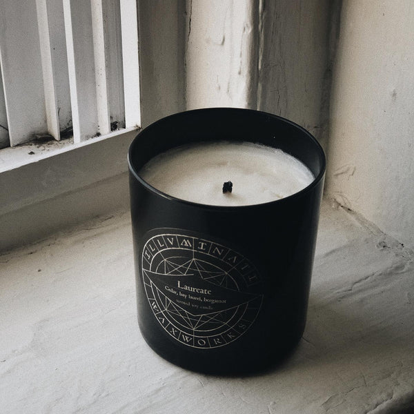 NO IV. LAUREATE SCENTED CANDLE
